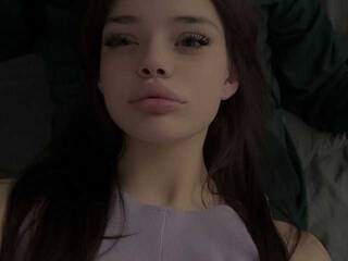 Erotikus videocsevegés mini-barbie