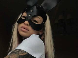 Erotikus videocsevegés mismuz