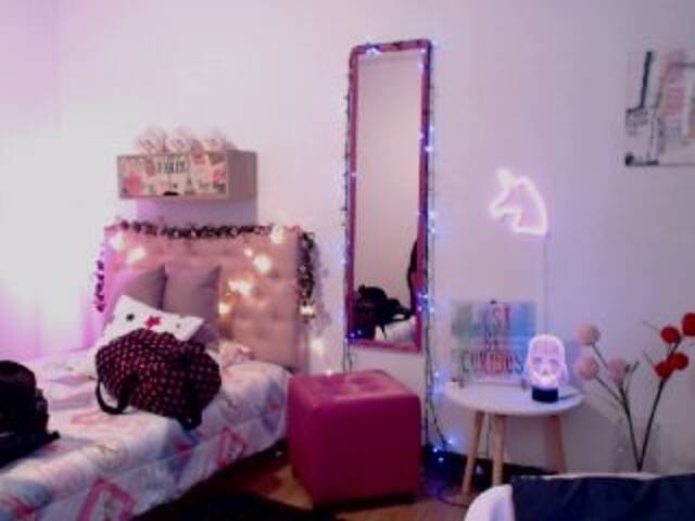 Sugárzási képernyőképek Miss-Bonnie