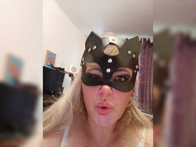 Sugárzási képernyőképek Miss_Kiss_Kiss