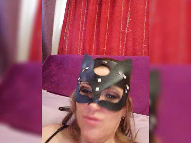 Sugárzási képernyőképek Miss_Kiss_Kiss