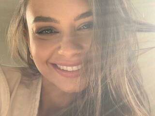 Erotikus videocsevegés Miss-Medison