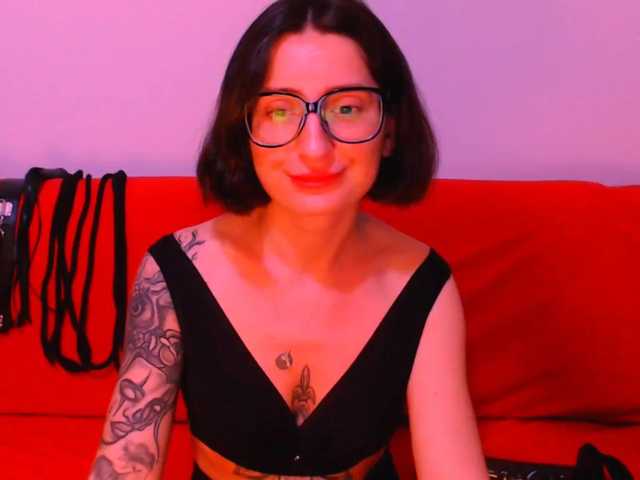 Fényképek _Miss_Abby_ Respect the Goddess and tip it, make my pussy wet. You cum only if I allow it. You will suffer for me slave, and your cock will strain and leak constantly