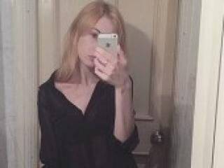 Erotikus videocsevegés missandei