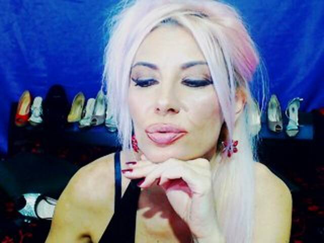 Sugárzási képernyőképek HoneyLara