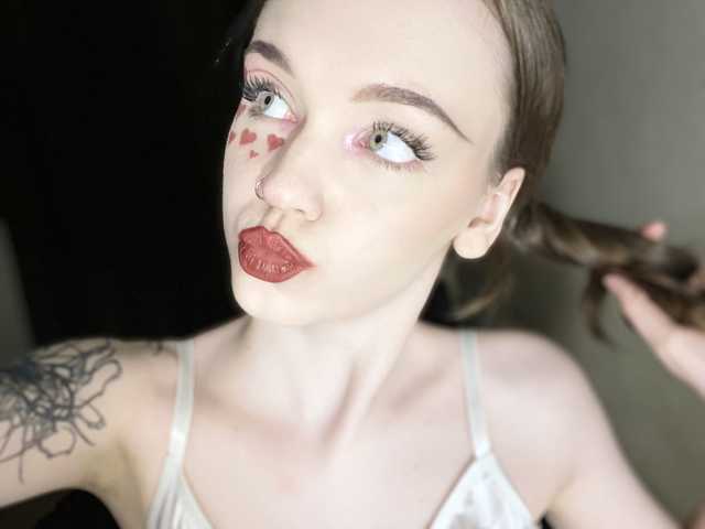 A profil fényképe missmisaa