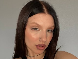 Erotikus videocsevegés its_nicki_m