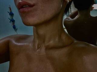 Erotikus videocsevegés MODELMALI