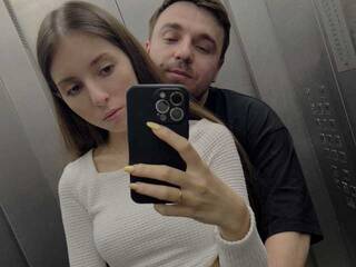 Erotikus videocsevegés momotea