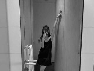 Erotikus videocsevegés monalisa-2