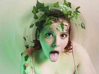 Erotikus videocsevegés MONAOFF