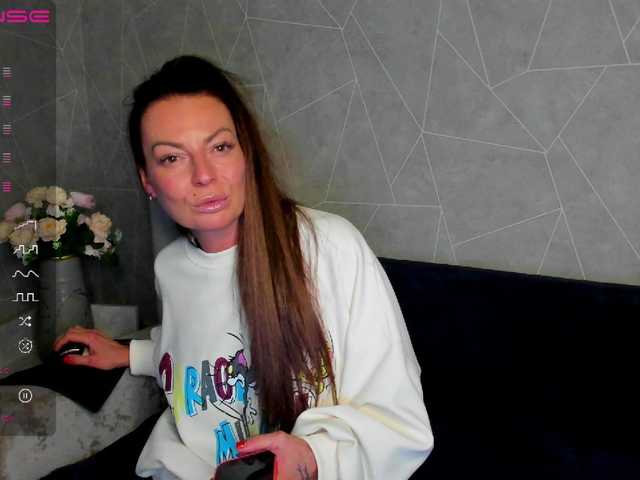 Fényképek MonicaGucci Hi, I'm Monica!! Lovence from 2 tokens, only full private.❤️ [none] Lovence levels 2102051100201 favorite vibration 55 and 100