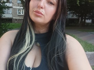 Erotikus videocsevegés MonicaMilf