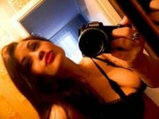 Erotikus videocsevegés monika911