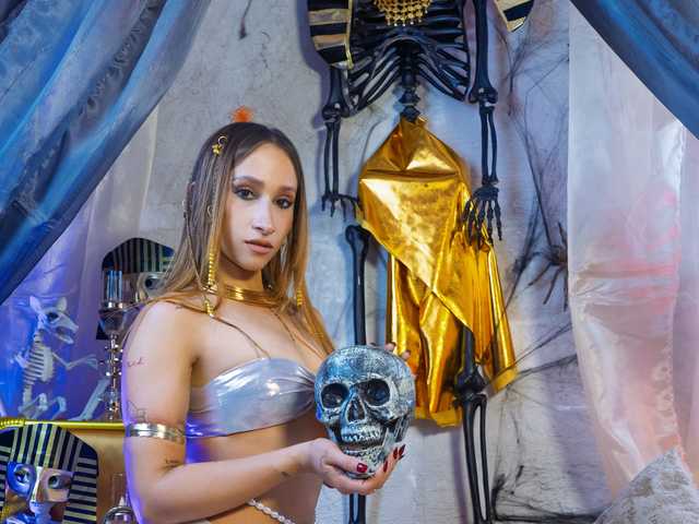 A profil fényképe MONIKFOXCR