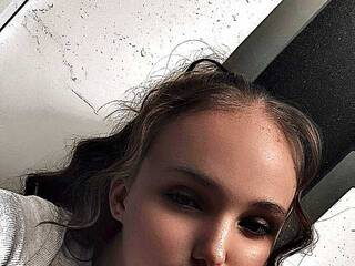 Erotikus videocsevegés MrsDiamond