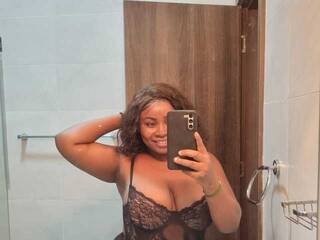 Erotikus videocsevegés Honeyglowlive