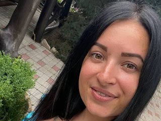 Erotikus videocsevegés Adelinna