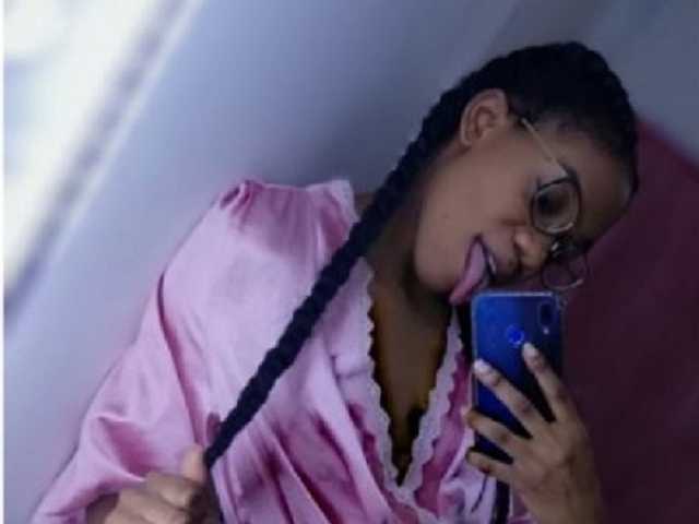 A profil fényképe Nahomi-