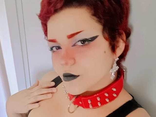 A profil fényképe NairyRed