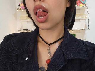 Erotikus videocsevegés NanaRott01