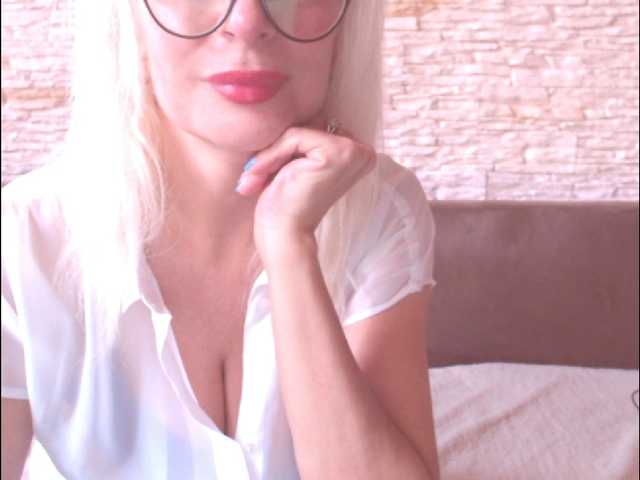 Fényképek Dixie_Sutton Do you want to see more ? Let's have together for priv, Squirt show? see my photos and videos I collect for new glasses. Can you help me with this?you do not have the option priv? throw a big tip