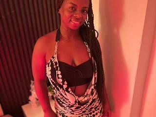 Erotikus videocsevegés Naomii-Cooper