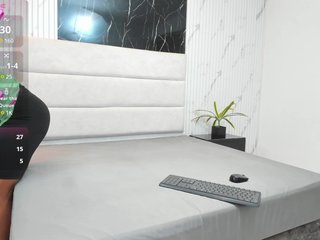 Erotikus videocsevegés Naomii-Cooper