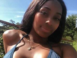 Erotikus videocsevegés NAOMMII-1