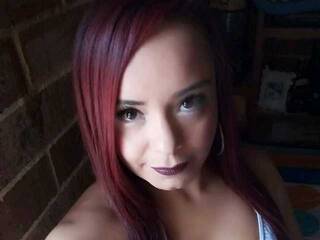 Erotikus videocsevegés Naomy-hadi