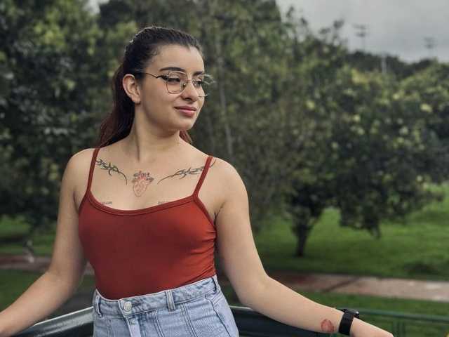 A profil fényképe Naomy-tay1
