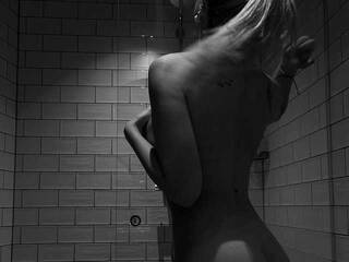 Erotikus videocsevegés Natallie