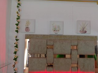 Erotikus videocsevegés Natasha-Adams