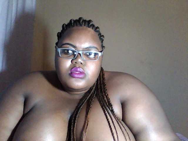 Fényképek NatashaBlack Hello. im a bbw #ebony #lovense #bigtittys, #bigass #hairy ass flash 20, boobs 15, naked 50, pussy 30. leve show 100tkns for 5 mins, the rest in private