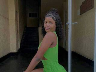 Erotikus videocsevegés NATURALSEXY01