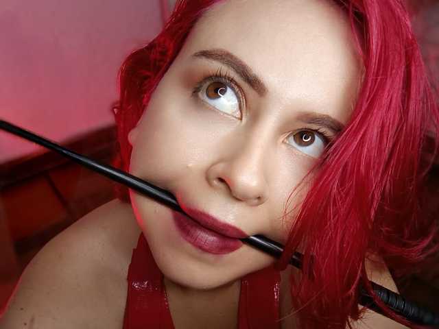 A profil fényképe Naty-slavedoll