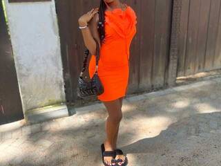 Erotikus videocsevegés Naughtylittleprincess