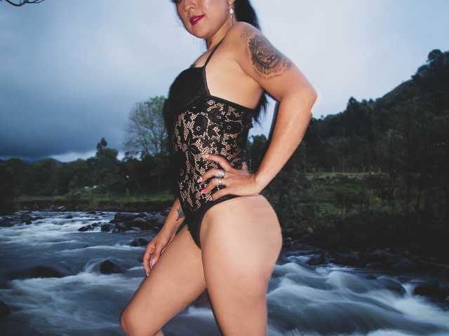 A profil fényképe nayarascarlet