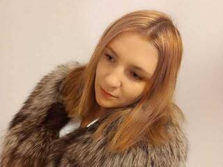 Erotikus videocsevegés NellaHeart