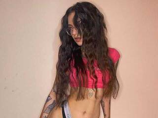 Erotikus videocsevegés NessaBarett1