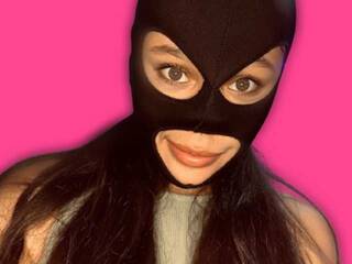 Erotikus videocsevegés Nickymask