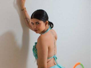 Erotikus videocsevegés Nicolane-Palmer1