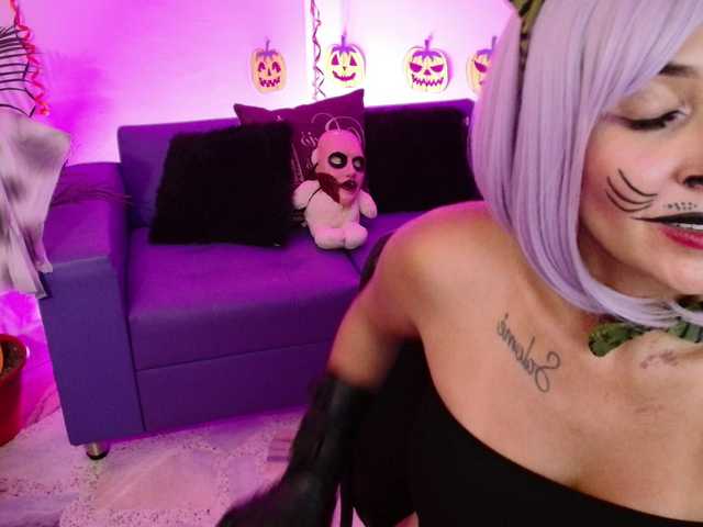 Fényképek nicole-saenz tits out 180 @remain #bigtits #bigclit #pvt dont forget to follow me guys