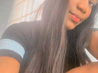 Erotikus videocsevegés NicoleHillss