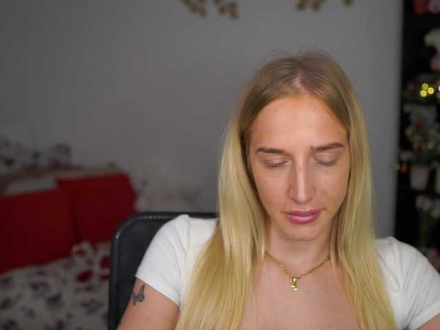 Fényképek NicoletteShea01 Let me be your New Year's Wish... | Vibes makes me crazy - #lovense - ON | #young #18 #teen #student