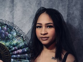 Erotikus videocsevegés Nicolle-mariee