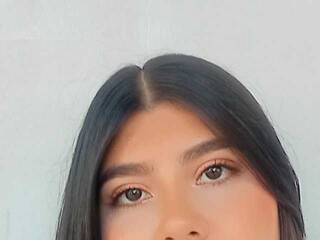 Erotikus videocsevegés NicolleDiaz