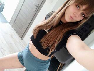 Erotikus videocsevegés NicollKiss