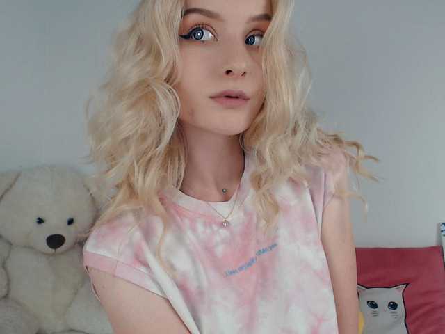 A profil fényképe Lil_Charm