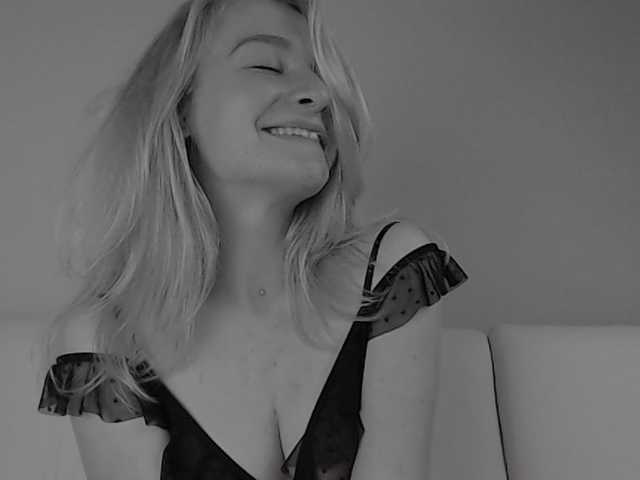 A profil fényképe Lil_Charm